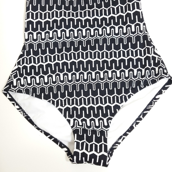 Merona geometric print swimsuit medium - Picture 5 of 13